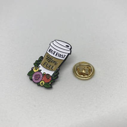 【New Moon Paper Goods】ピンバッチ mom fuel