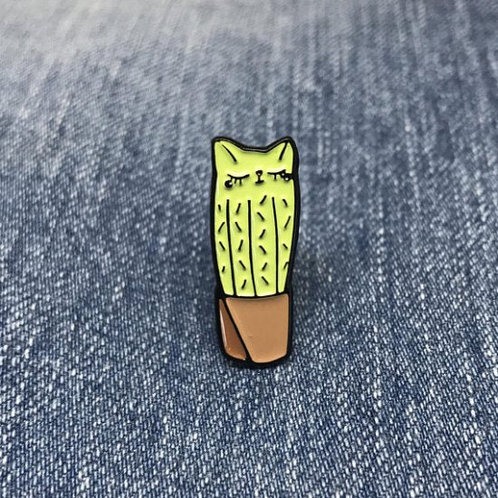 【New Moon Paper Goods】ピンバッチ - Cat Cactus Plant