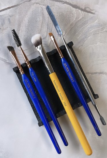 ブラシ同士がくっつかない!ブラシホルダー