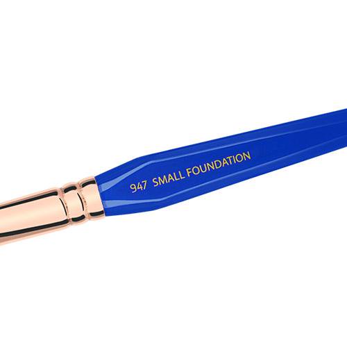 デリウムツールズ ゴールデントライアングル 947 スモールファンデーションブラシ|Bdellium Tools Golden Triangle 947 SMALL FOUNDATION