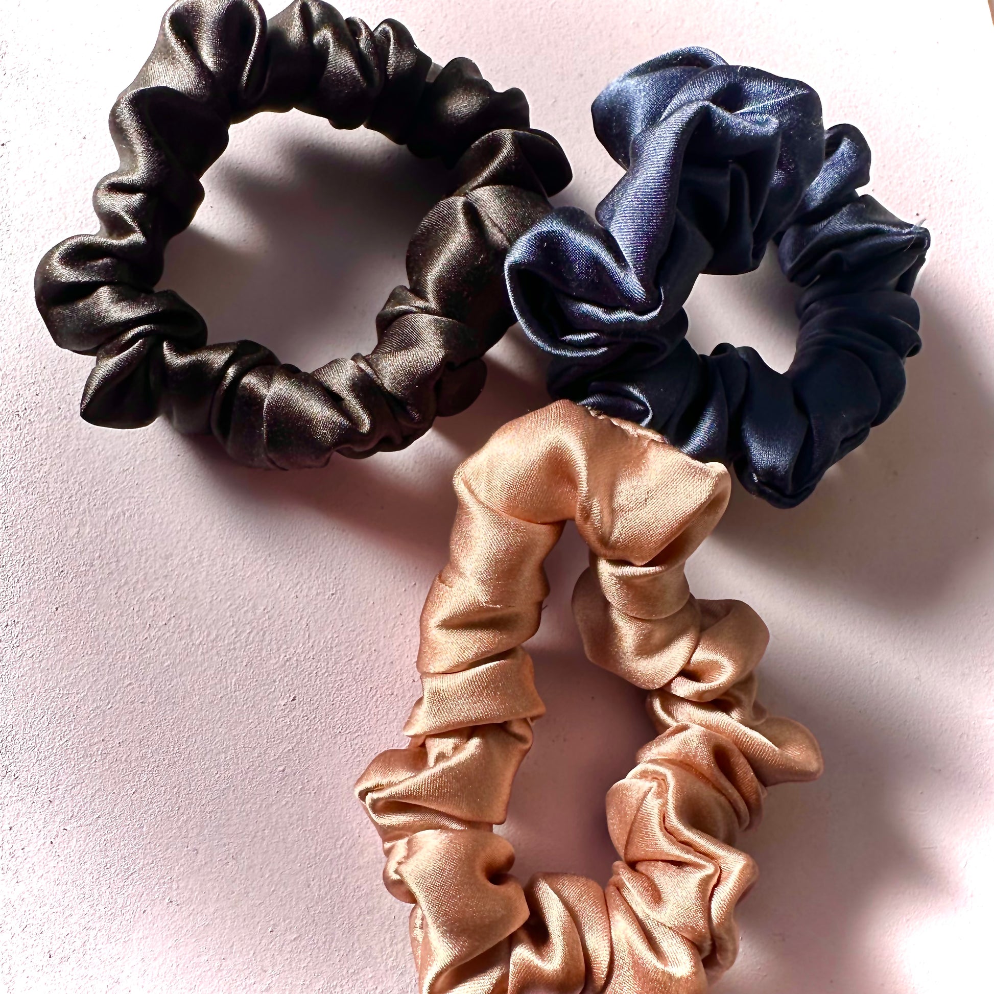 シルク シュシュ|シルクヘアゴム – Decorus beauty シルク シュシュ|シルクヘアゴム – Decorus beauty