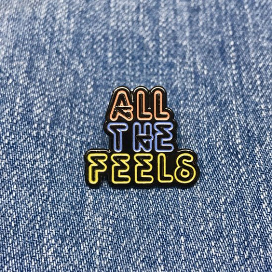 【New Moon Paper Goods】ピンバッチ - All The Feels Neon Sign